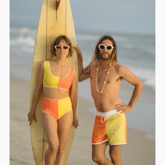 Size 30 waist Hammies board shorts and matching size L swim top - Picture 10 of 10